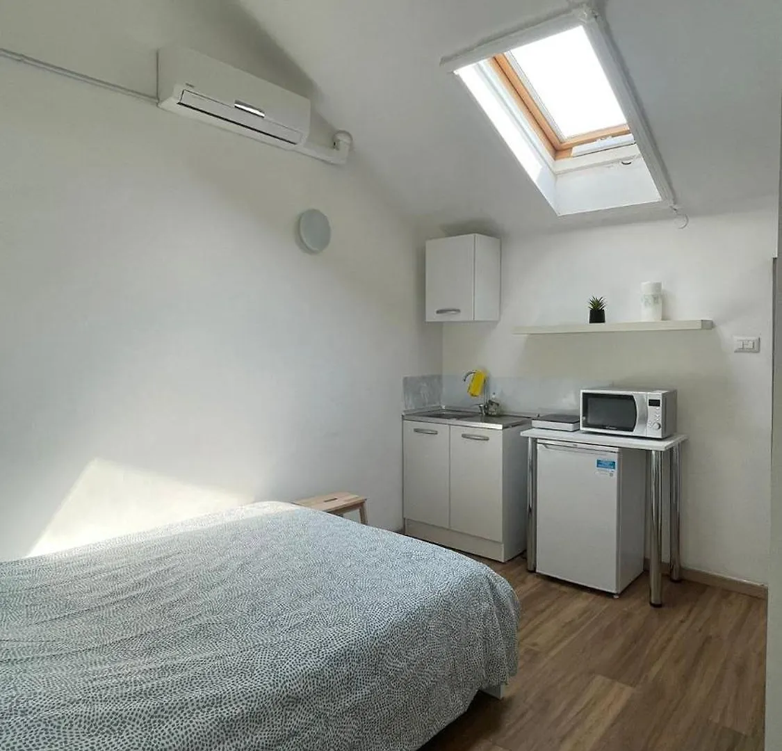 Mini Apt Center Milano Piola 0*, Milan